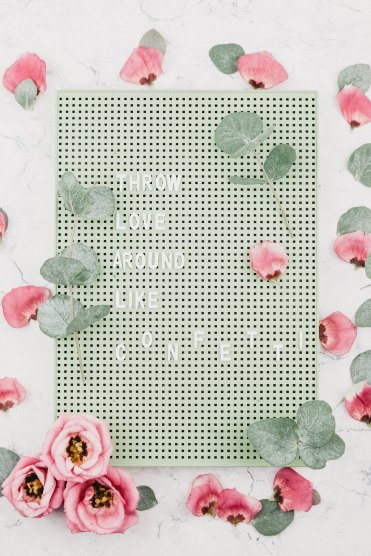 georgia-de-lotz-527805-unsplash